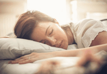 how do sleep position affect skin
