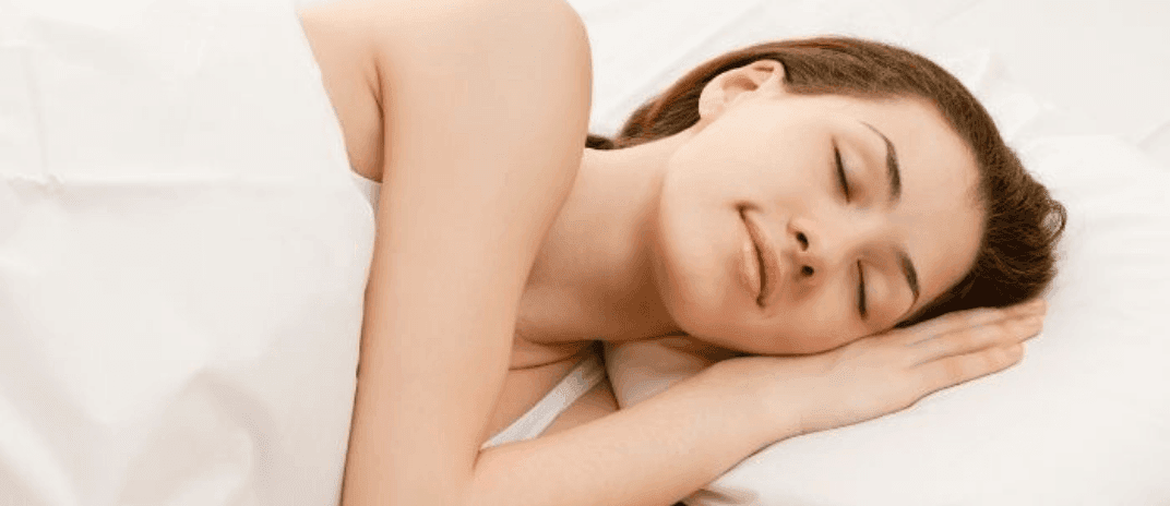 Sleeping Without A Pillow: Is It Good or Bad for Your Health?