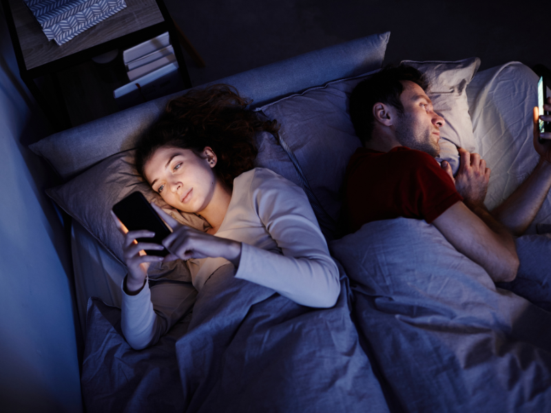 stop using electronics before bed