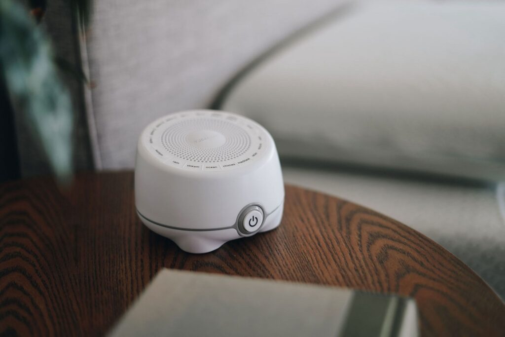 white-noise-machine-vs-app-advantages-and-disadvantages-shuteye