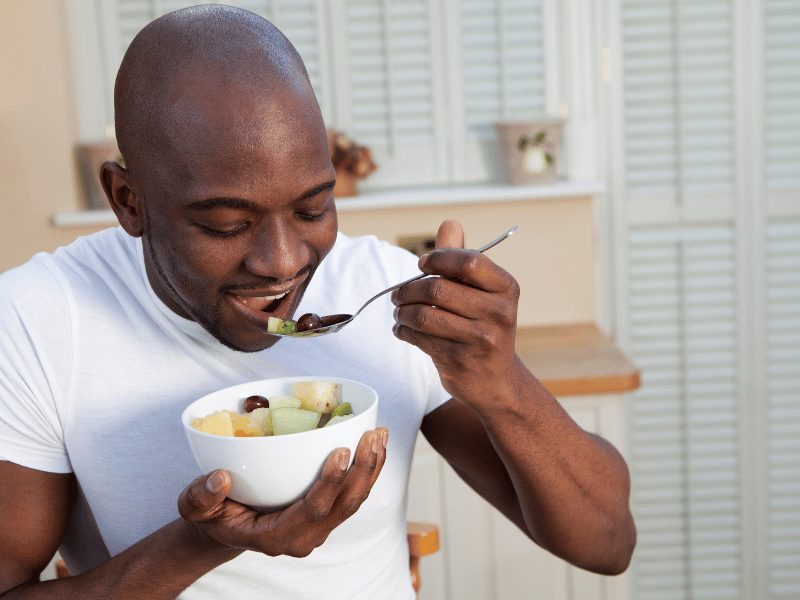 man eating eating healthily