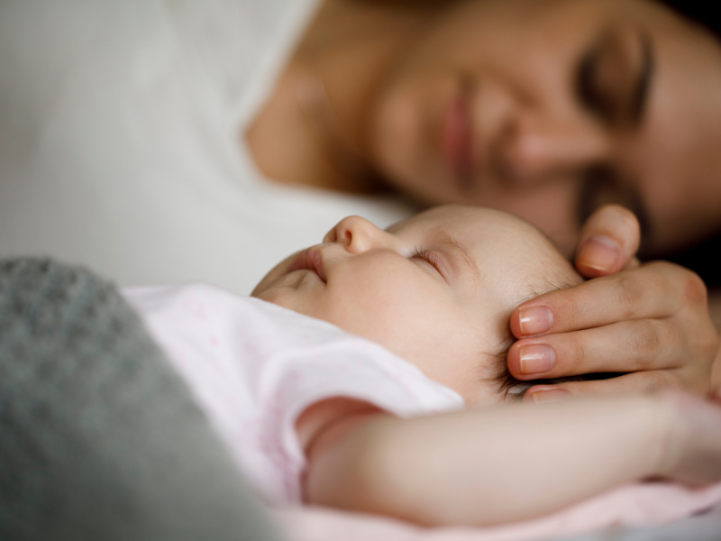 tips for parents to manage a baby's sleep regression 