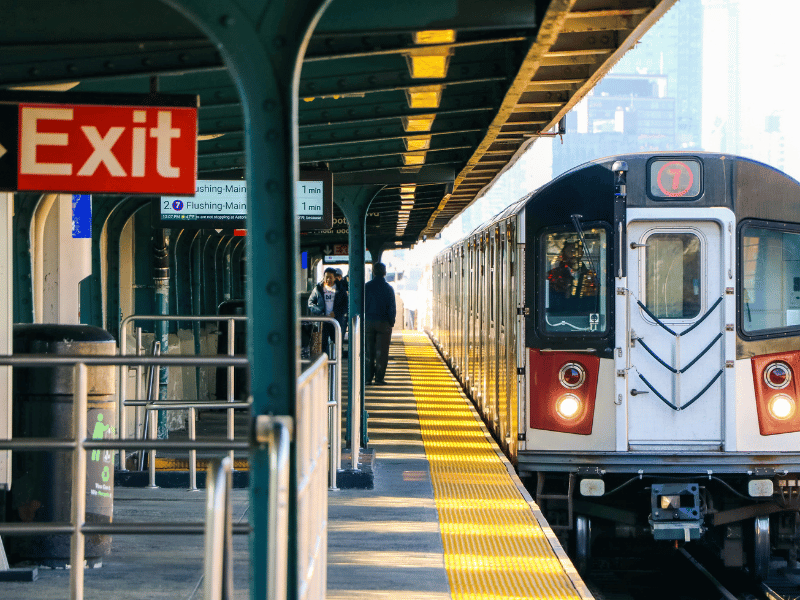 what does it mean to have dreams about trains