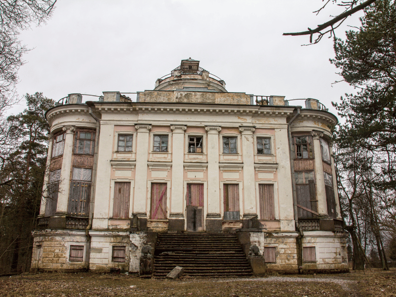 the fall of the house of usher bedtime story set in an eerie mansion