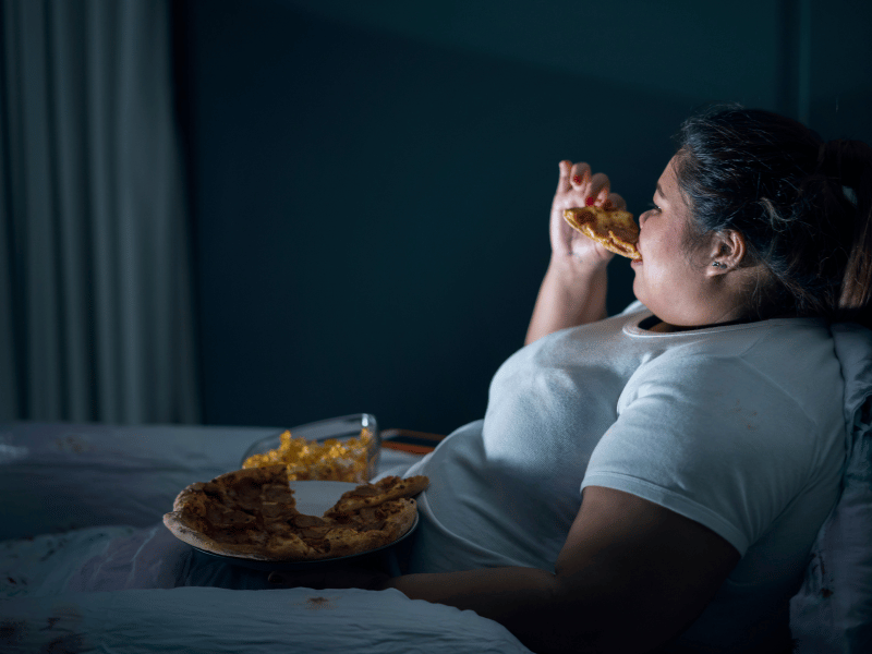 eating before sleep is a lifestyle habit that can contribute to fragmented sleep